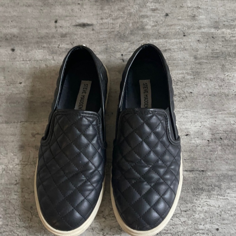 Black Steve Madden Flats